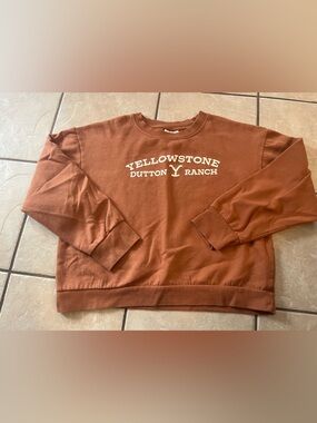 Yellowstone Dutton Ranch women’s  Rust Crewneck Sweatshirt size large